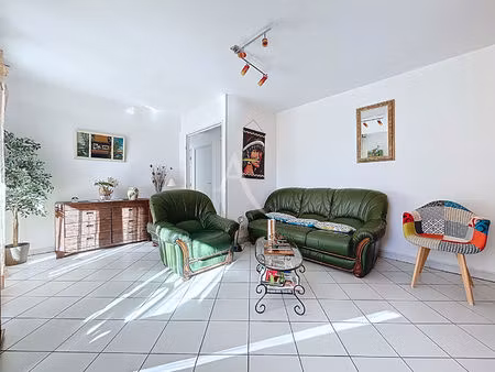 31780 castelginest t3 3 min de fonbeauzard