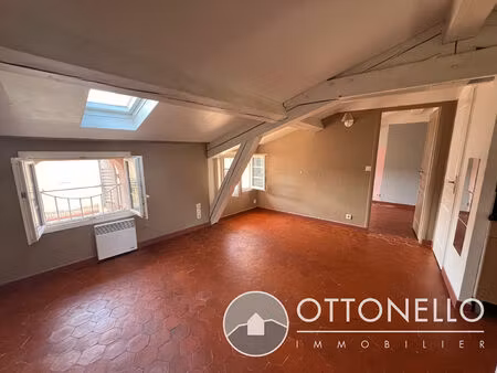 location appartement 2 pièces 33 m² à roquebrune-sur-argens (83520)