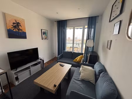 appartement de 100 m2 avec terrasse et vue dégagée champs