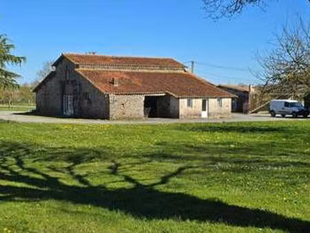 vente maison à chavagnes-en-paillers (85250) : à vendre / 220m² chavagnes-en-paillers