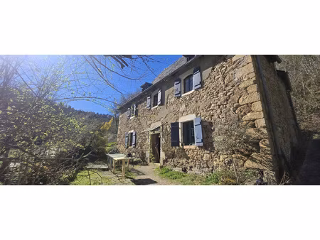 une maison de caractère au coeur des bois corréziens