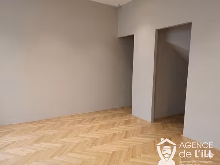 local commercial sur la place d'armes à sélestat