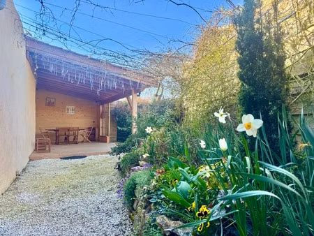 maison de 150 m2 habitable sur 405 m2 de terrain - 3 chambres - poele a granules - chemine