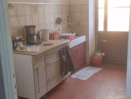 t3 avec véranda. colocation possible. vide ou meublé