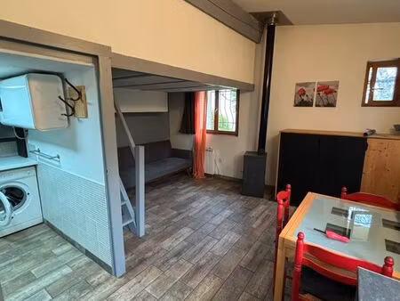 studio à louer à la gaude