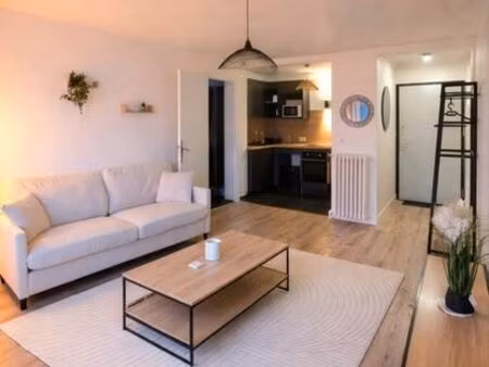 t2 meublé 40m² – lumineux avec balcon - tours tram fac