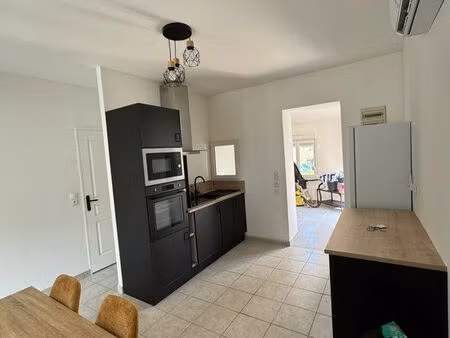 ? t2 meublé 45 m² entièrement rénové – climatisation  cour et parking – vivy (49680)