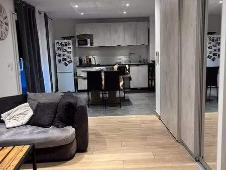 t3  63m2 avec stationnements