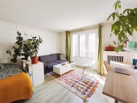 studio situé à saint maur des fossés