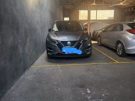 place de parking couvert