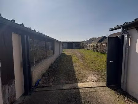 local de stockage 100m² + extérieur 240m² – le neubourg