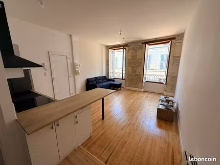 ? annonce 102 — t2 meublé (42 m²)