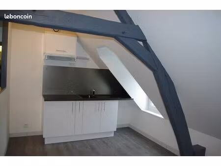 f2 hyper centre ville avec place de parking