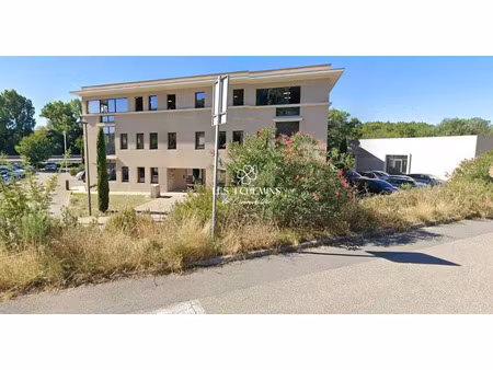 vente locaux professionnels 4 pièces 113 m² à châteauneuf-le-rouge (13790)  309 750 €
