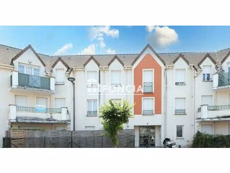 f2 37m2 persan dans résidence récente