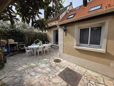 16 min à pied du rer a mont d'est - 6 pièces - calme