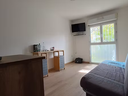 studio meuble central fac libre au 13 avril 2026