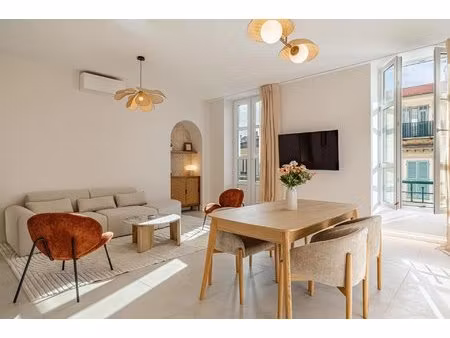 exclusivité! nice - le port - magnifique 3p entièrement rénové avec ascenseur et balcon