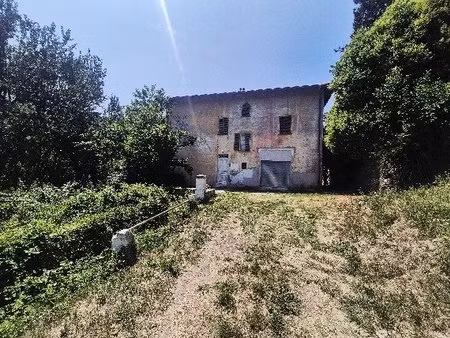 exclusivité – maison à rénover avec 19 000 m² de terrain et énorme potentiel