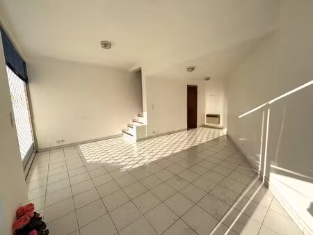 local commercial à louer grasse saint jacques