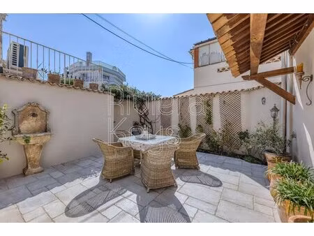 mandelieu-la-napoule : duplex proche mer et commerces  avec bel espace extérieur