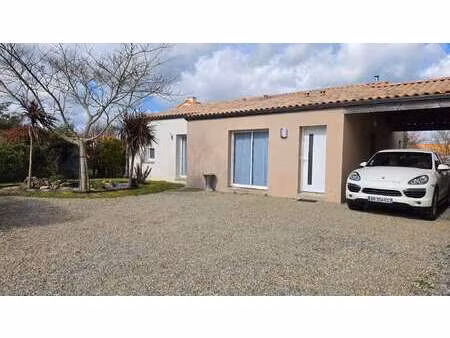 vente maison à saint-hilaire-de-chaléons (44680) : à vendre / 105m² saint-hilaire-de-chalé