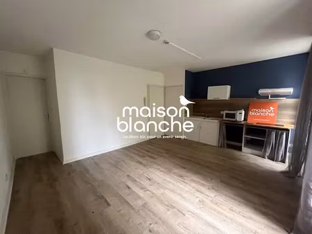 location appartement 2 pièces 37 m² à parthenay (79200)  nan €