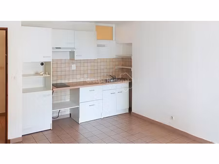 location appartement 2 pièces 47.52 m² à pierrelatte (26700)  495 €