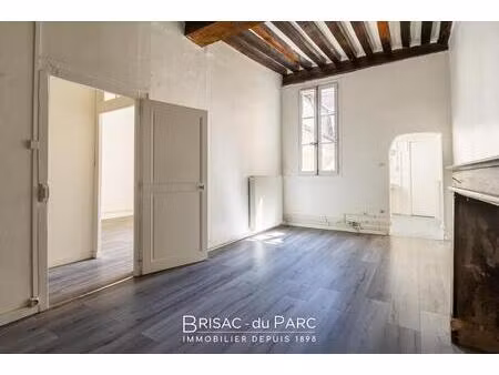 dijon centre - appartement t2 bis atypique de 58 m² environ - bon état