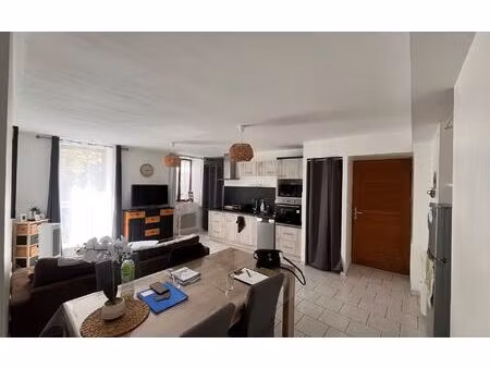 location appartement  m² t-3 à joyeuse  682 €