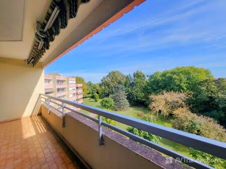 appartement lumineux avec vue sur un magnifique parc