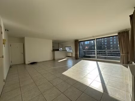 ruim 2-slaapkamerappartement te huur in centrum wetteren