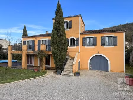 maison 4 chambres avec studio  garage  à deux pas du centre-ville