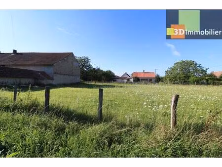 secteur chaussin dans village calme  vends belle parcelle de 1742m² avec électricité  eau 
