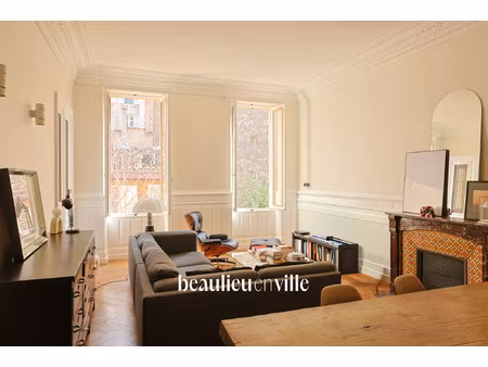 exclusivite - prefecture - t2 traversant - 69 m2 - 330 000eur