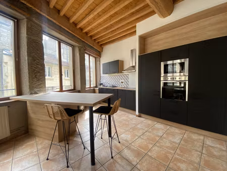 appartement t3 meublé - coeur du centre-ville