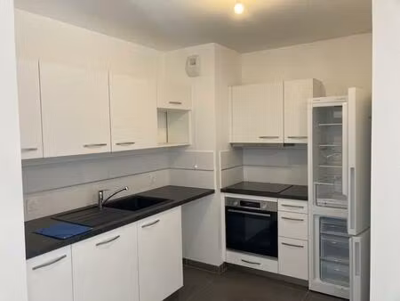 t2 récent proche tramway monconseil