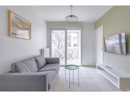 beau t2 meublé avec balcon et garage