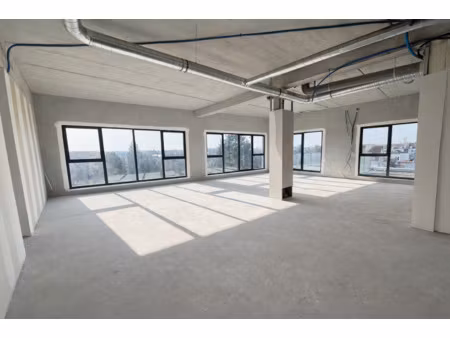 locaux professionnels / bureaux neufs de 102 76 m2 avec 2 pa