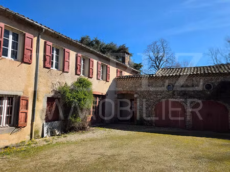 propriété de caractère avec parc arboré