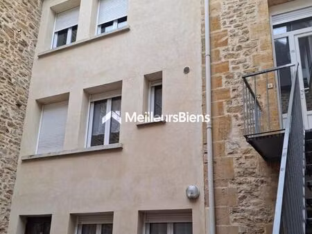 en fond de cour  maison rénovée de 68 m2 avec cour privative