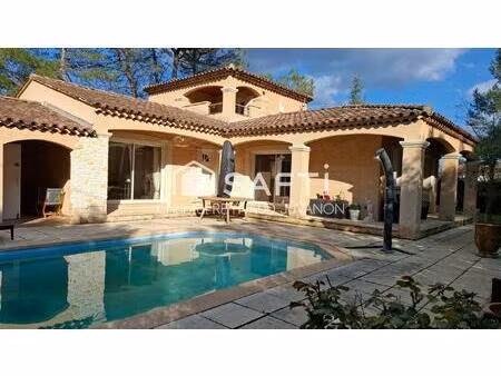 maison très lumineuse sans vis à vis au calme avec vue sur une pinède