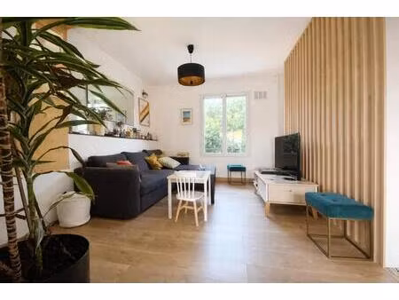 a 15 minutes à vélo de la rochelle et à deux pas des commerces  maison familiale de 4 cham