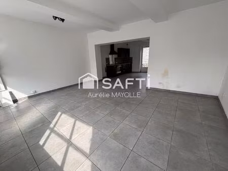 maison de ville semi individuelle  2 chambres  cours et garage