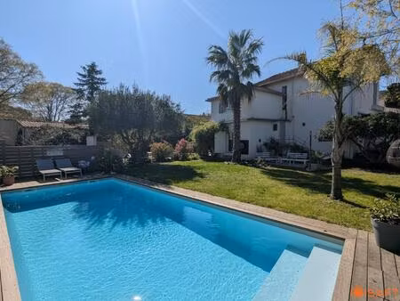 charme et confort réunis dans cette maison avec piscine