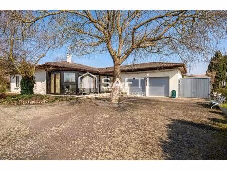 maison de plain-pied au cœur d'un écrin de verdure