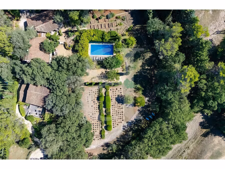 magnifique propriété à pernes les fontaines