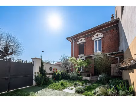 villa début xix ème - 194 m2 avec jardin et vue paris