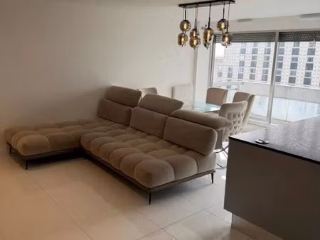location appartement 4 pièces 100 m² à courbevoie (92400)  2 800 €