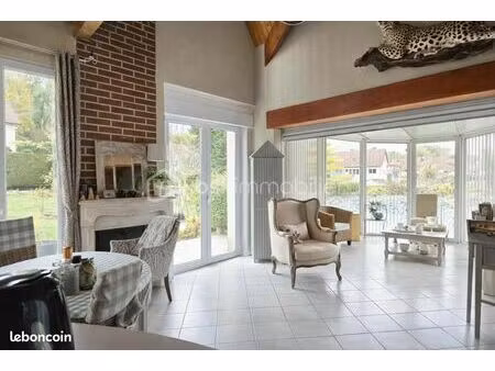 maison 4 pièces 221 m²